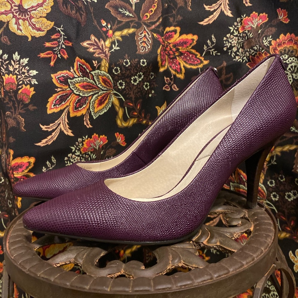 MK Purple Midi Pump size 7 💜
